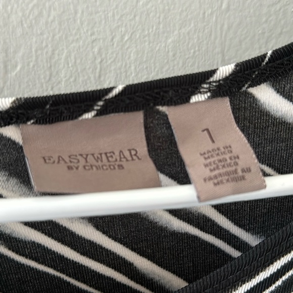 Chicos Light and Airy Travel 3/4 Sleeve Top Shirt Easywear Size 1 - Picture 3 of 4